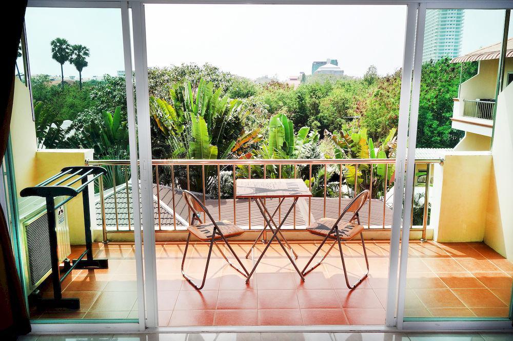Jungle Resort Pantai Jomtien Bagian luar foto